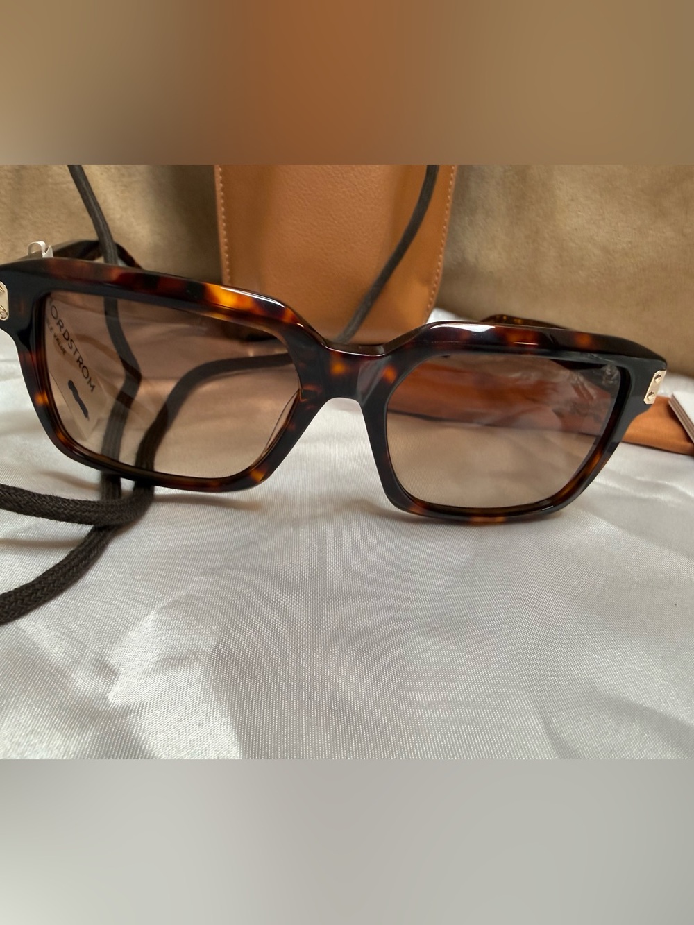 NWT MCM Tortoise Oversized Square Sunglasses Brown Gradient - Picture 2 of 12